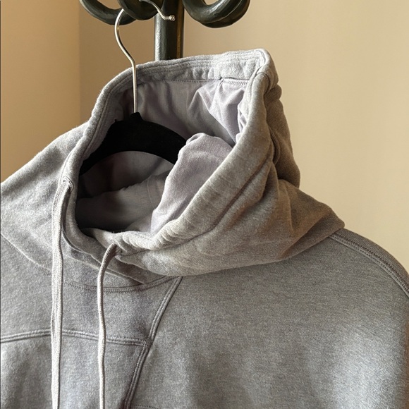 Lululemon Broken Beats Hoodie
Heathered Glacier Grey M/L - Picture 5 of 8